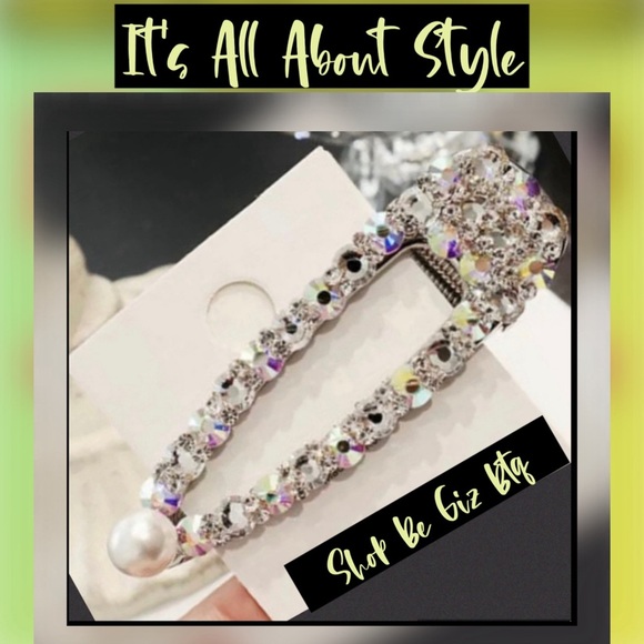 The Unbranded Brand Accessories - Super Elegant Pearl Hairclip to Enhance your Casual or Night Our Hair look